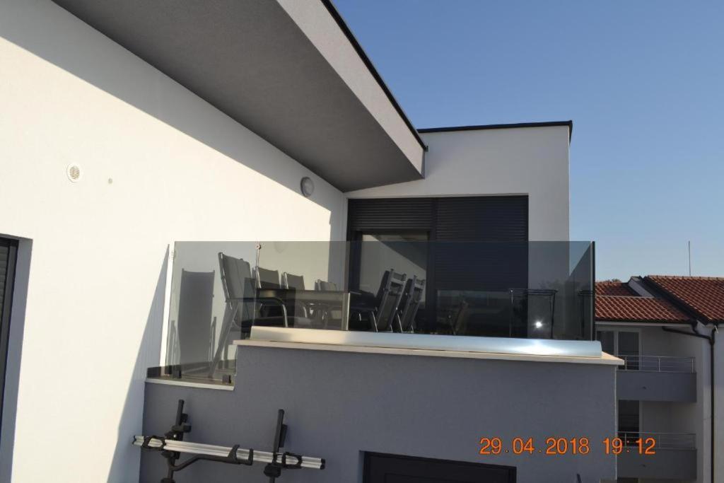 My Paradies - Penthouse*** * Njivice